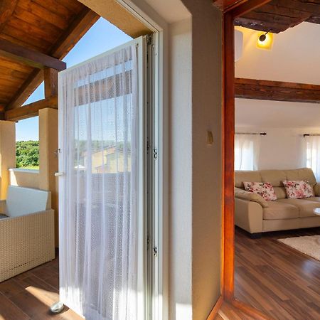 Apartman Viki Stinjan Pula Dış mekan fotoğraf
